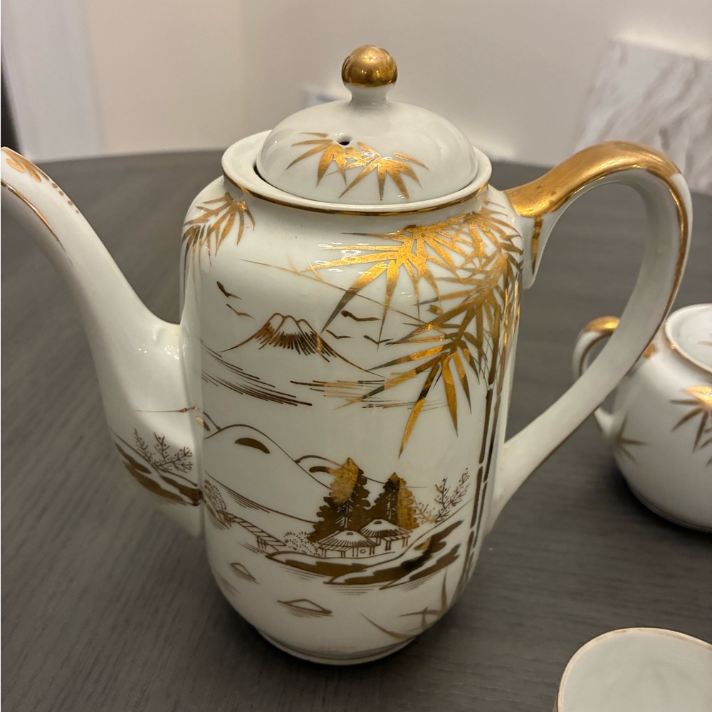 Gold and White Porcelain Kutani Tea Set - Picture 2 of 4